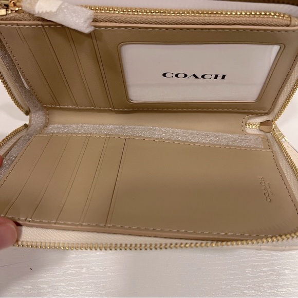 NWT - Coach Medium Id Zip Wallet With Quilting - GOLD/CHALK - Picture 9 of 11